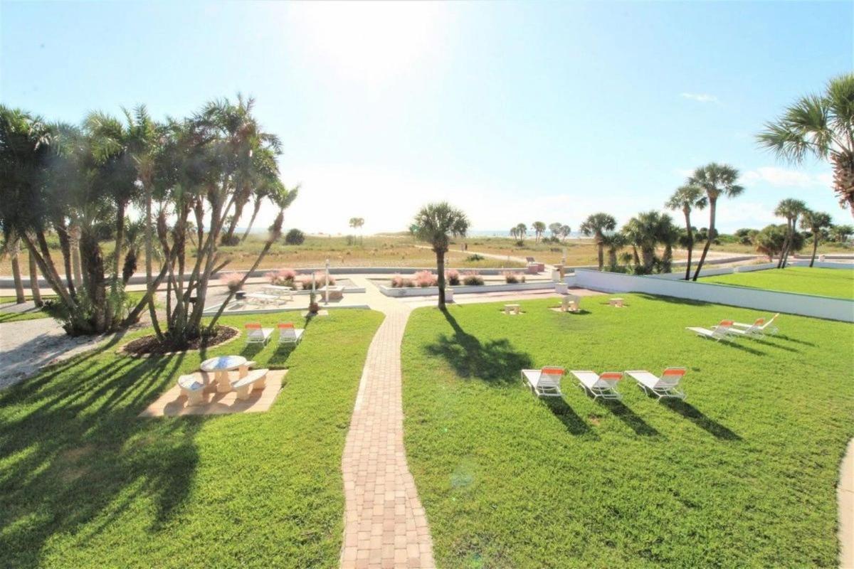 Tropic Terrace #41 - Beachfront Resort St. Pete Beach Exterior photo